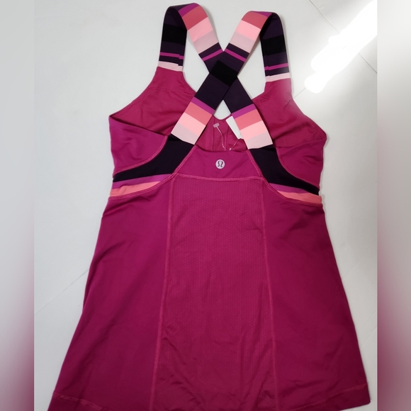 lululemon Cute Fushsia Racerback Tank with built-in bra Size 6 FP171 - Picture 2 of 9